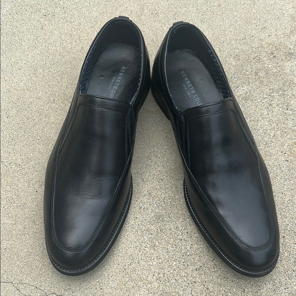 Kenneth Cole Tristan Black Leather Slip-On Loafers Size 9.5 NWOB